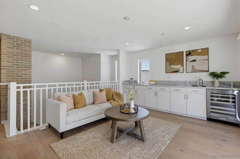 8442 Distinctive Dr. San Diego, CA 92108