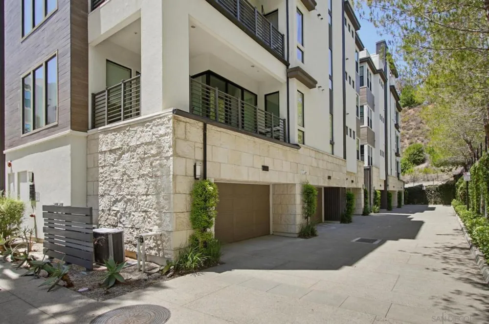 8442 Distinctive Dr. San Diego, CA 92108
