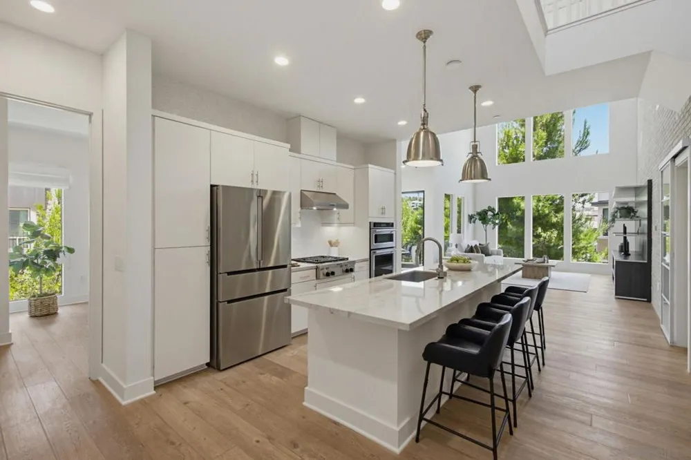 8442 Distinctive Dr. San Diego, CA 92108