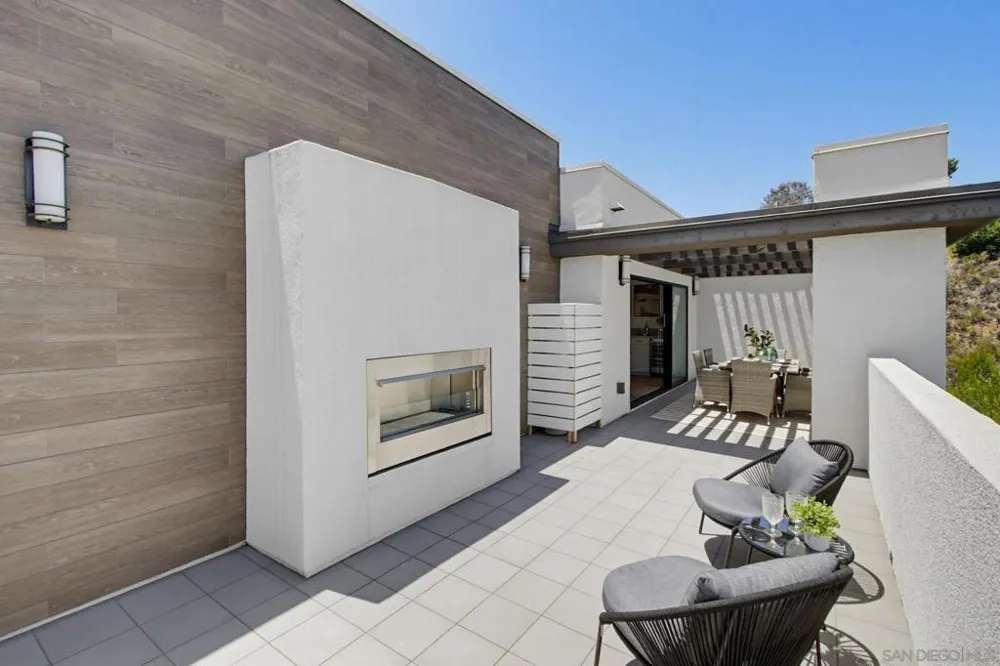 8442 Distinctive Dr. San Diego, CA 92108