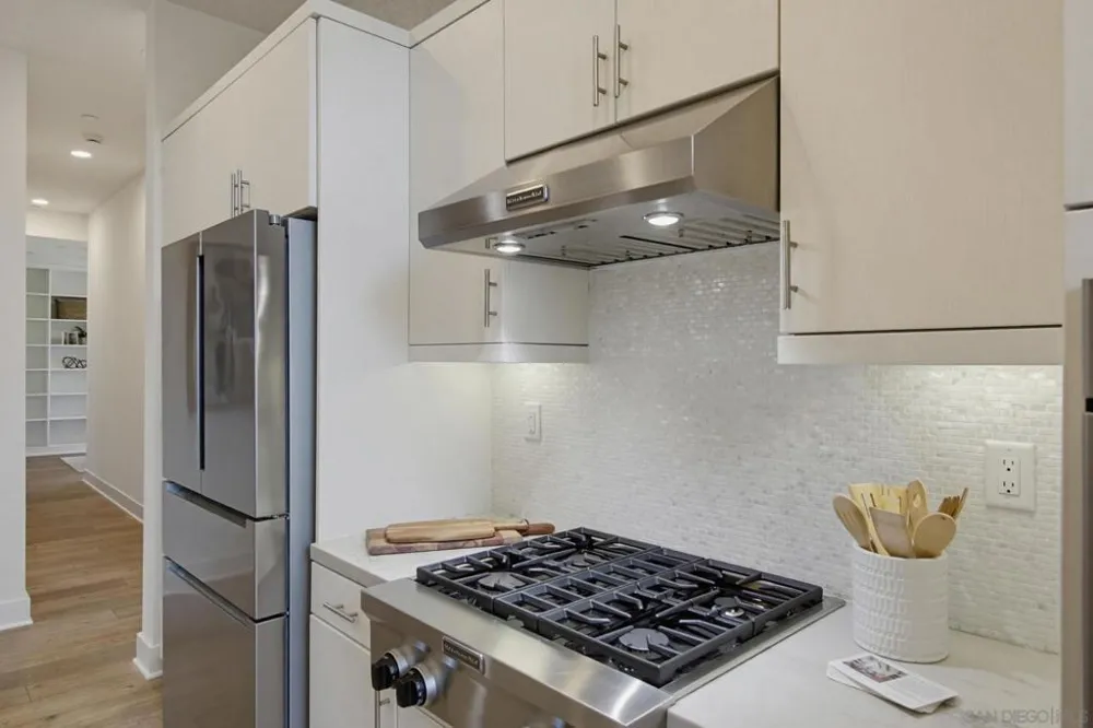 8442 Distinctive Dr. San Diego, CA 92108