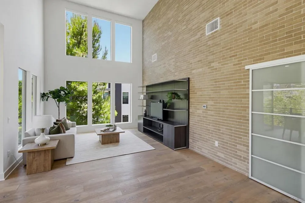 8442 Distinctive Dr. San Diego, CA 92108