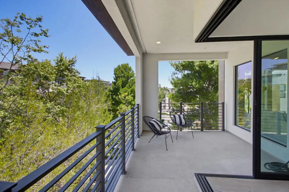 8442 Distinctive Dr. San Diego, CA 92108