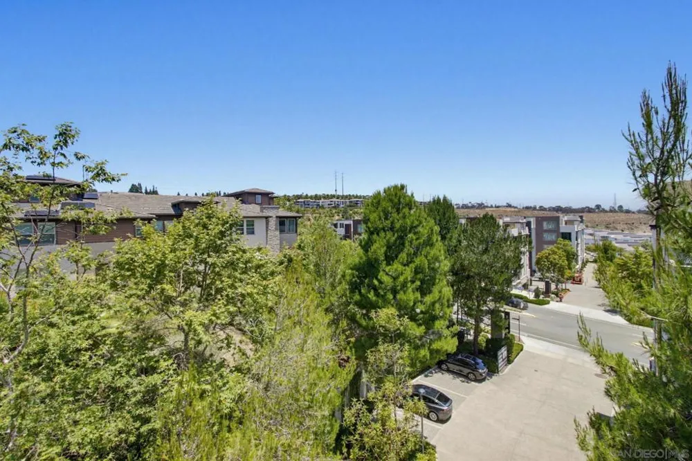 8442 Distinctive Dr. San Diego, CA 92108
