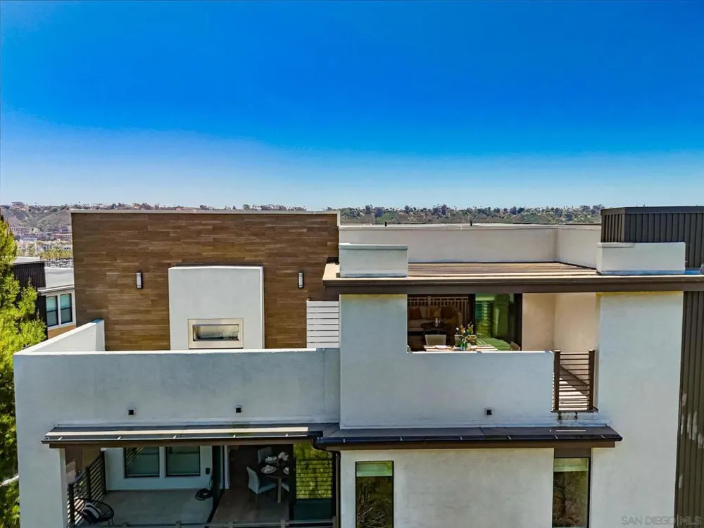8442 Distinctive Dr. San Diego, CA 92108