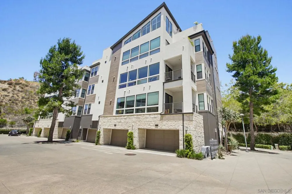 8442 Distinctive Dr. San Diego, CA 92108