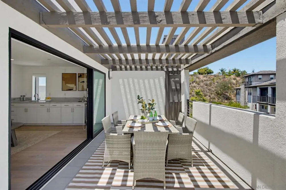 8442 Distinctive Dr. San Diego, CA 92108