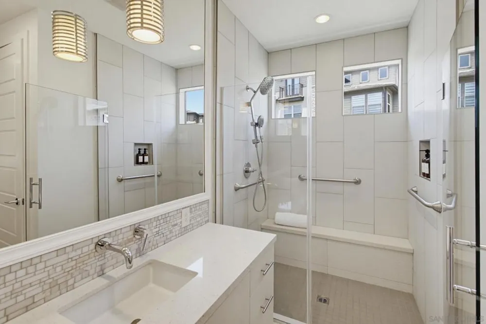 8442 Distinctive Dr. San Diego, CA 92108