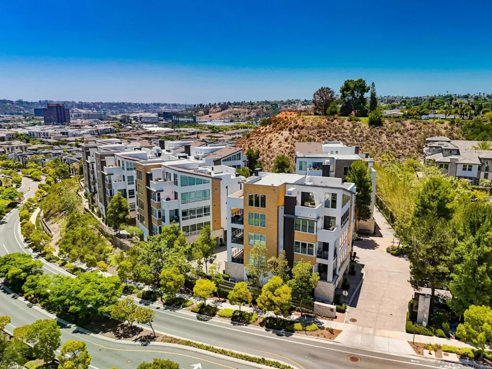 8442 Distinctive Dr. San Diego, CA 92108