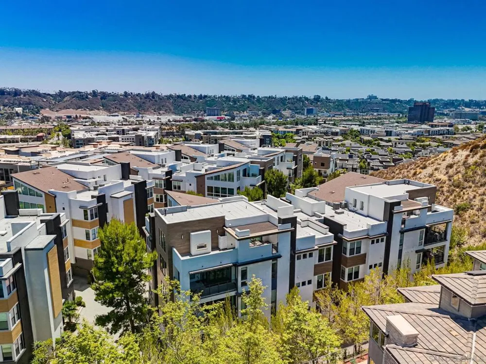 8442 Distinctive Dr. San Diego, CA 92108