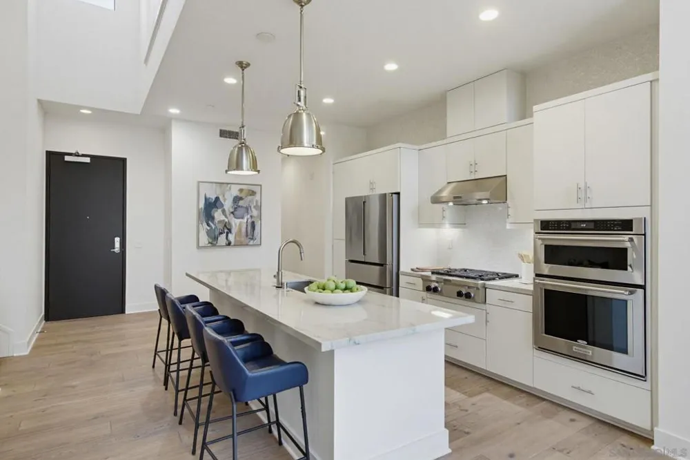 8442 Distinctive Dr. San Diego, CA 92108
