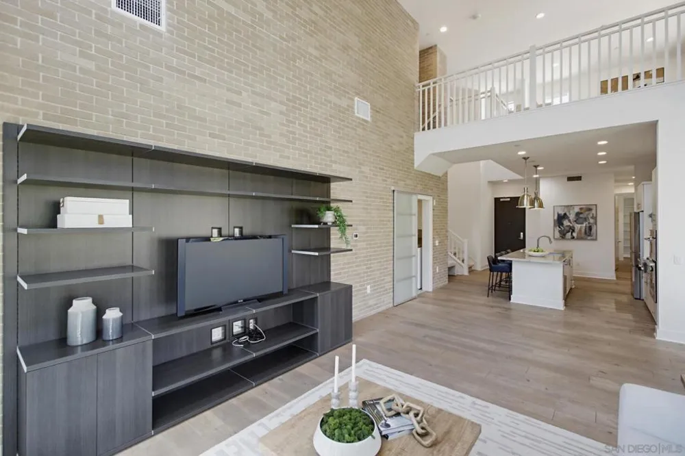8442 Distinctive Dr. San Diego, CA 92108