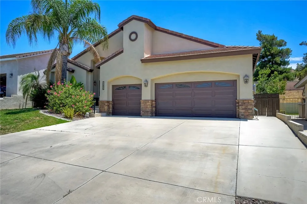 30896 Emperor Canyon Lake, CA 92587