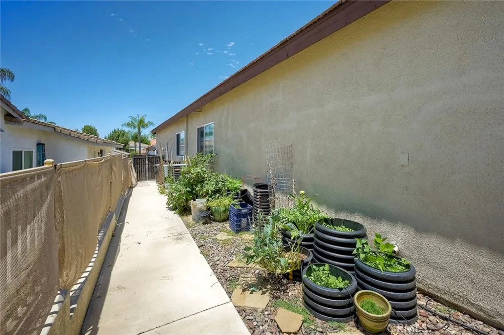 30896 Emperor Canyon Lake, CA 92587