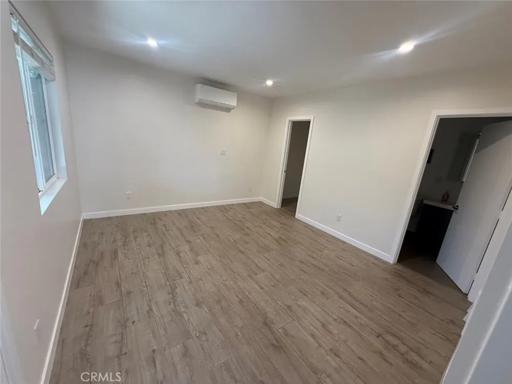 7572 Delia Avenue Sun Valley, CA 91352