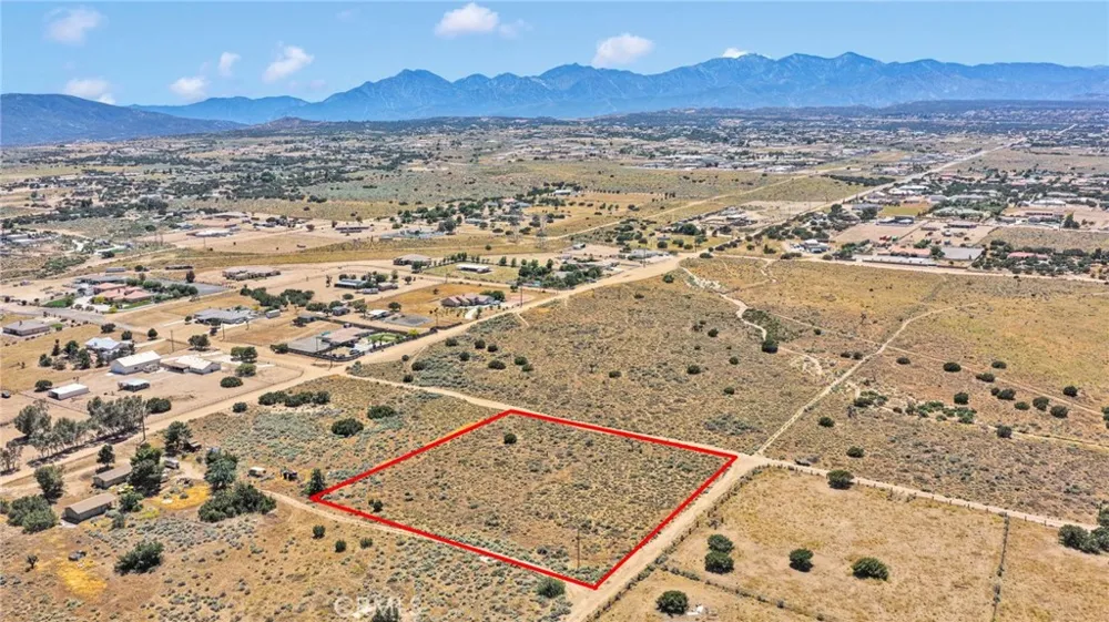 1 Buffalo Road Oak Hills, CA 92344