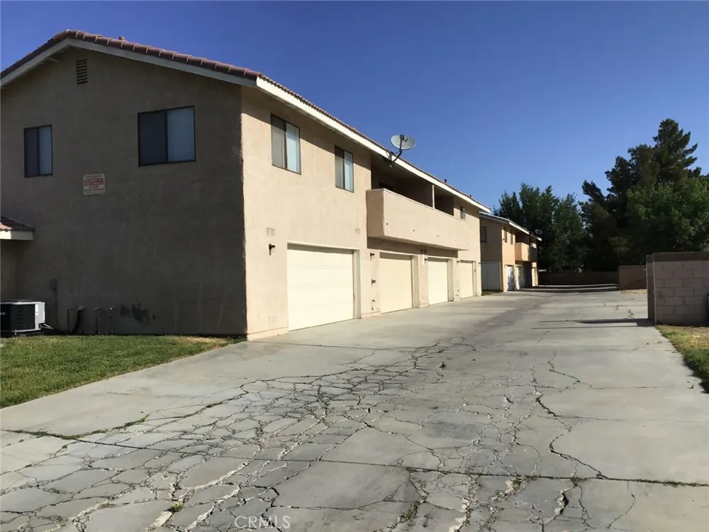 43942 18th Street E #3 Lancaster, CA 93535