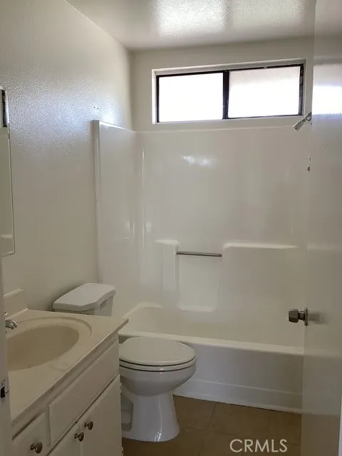 43942 18th Street E #3 Lancaster, CA 93535