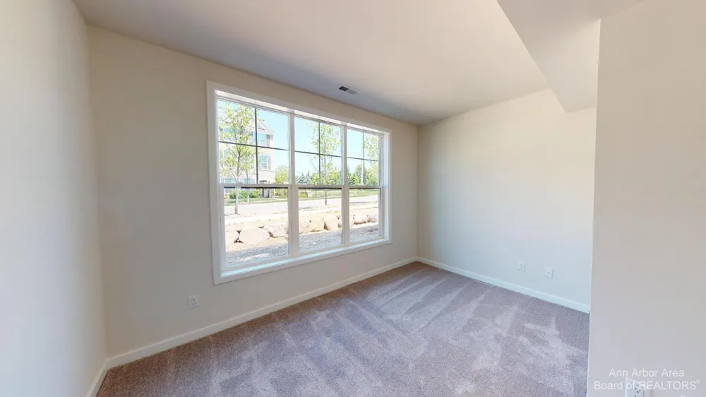 2704 S Spurway Drive Ann Arbor, MI 48105