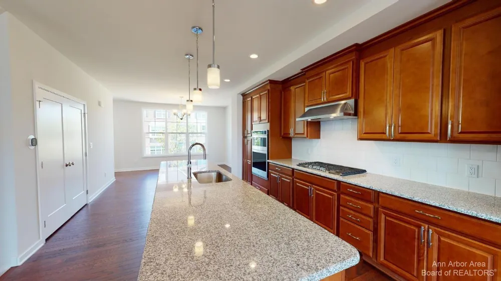 2704 S Spurway Drive Ann Arbor, MI 48105