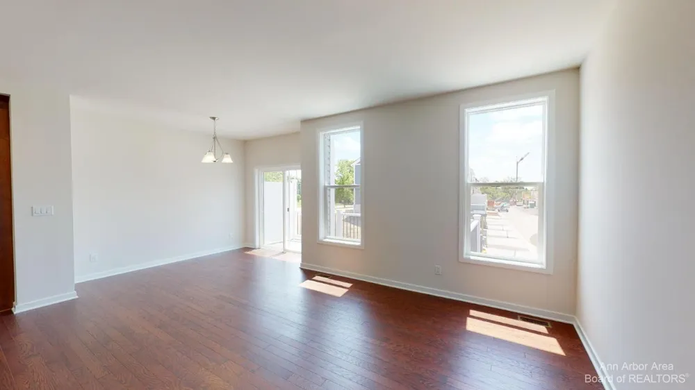2704 S Spurway Drive Ann Arbor, MI 48105