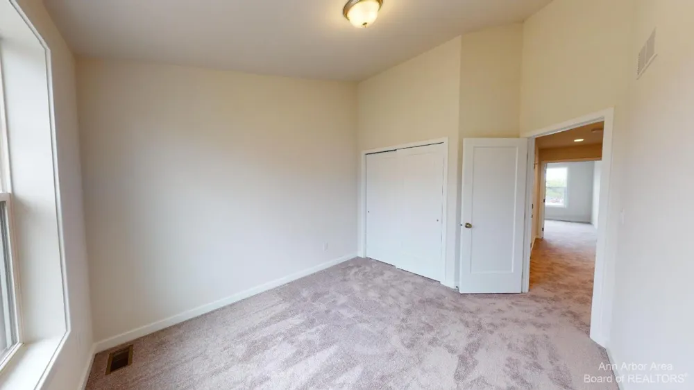 2704 S Spurway Drive Ann Arbor, MI 48105