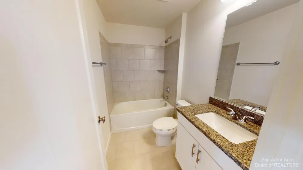 2704 S Spurway Drive Ann Arbor, MI 48105