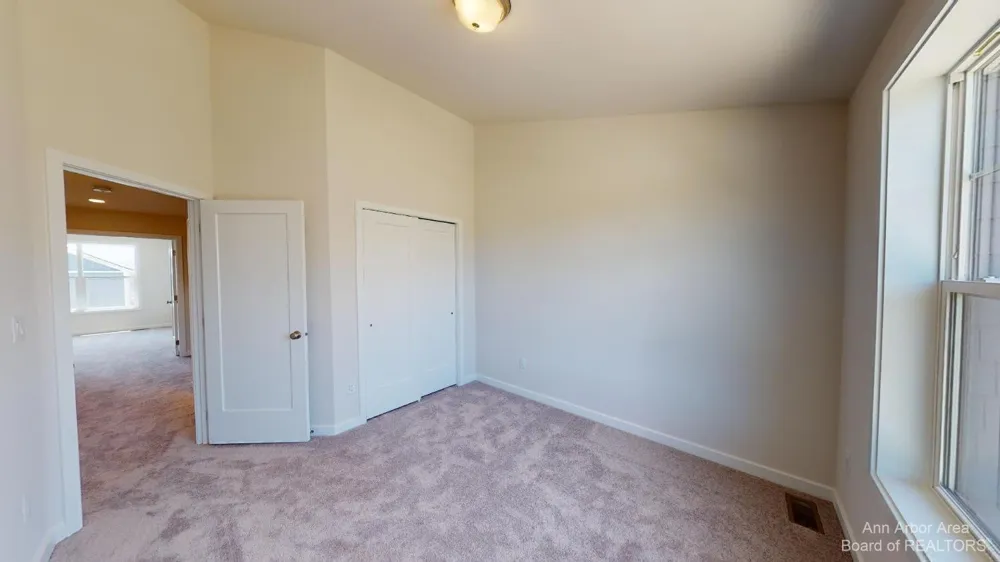 2704 S Spurway Drive Ann Arbor, MI 48105