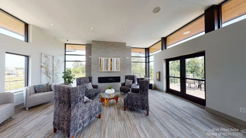 2704 S Spurway Drive Ann Arbor, MI 48105