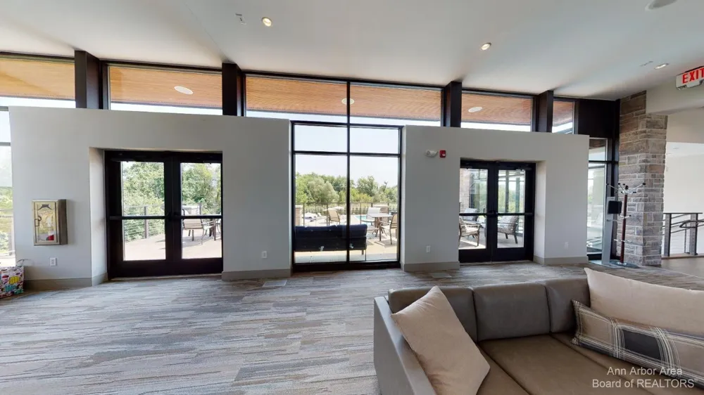 2704 S Spurway Drive Ann Arbor, MI 48105
