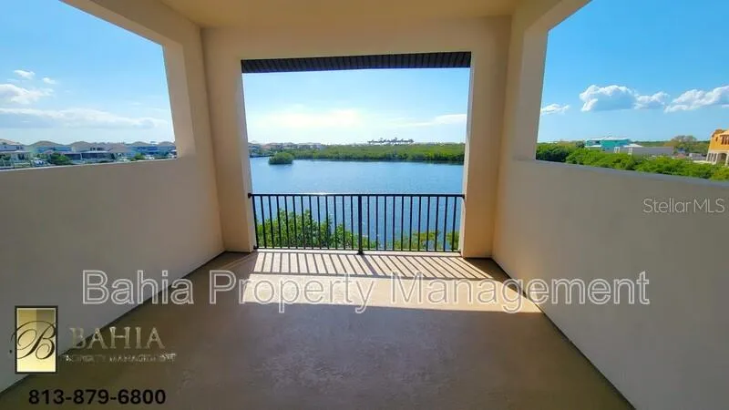 1074 SEAGRAPE DRIVE Ruskin, FL 33570