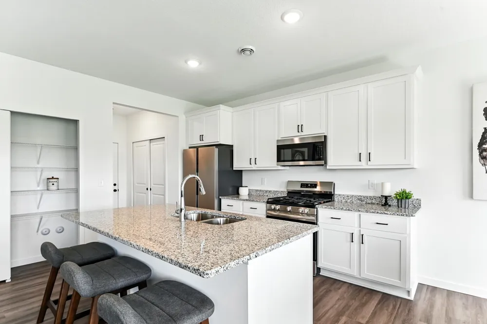 1800 Dale Place SE Pine Island, MN 55963