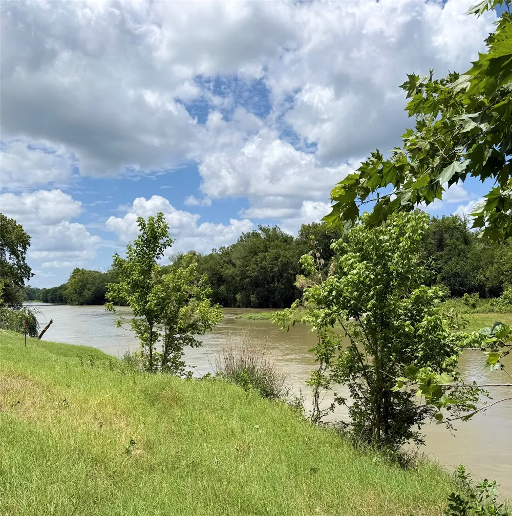 314 FM 2571 Smithville, TX 78957