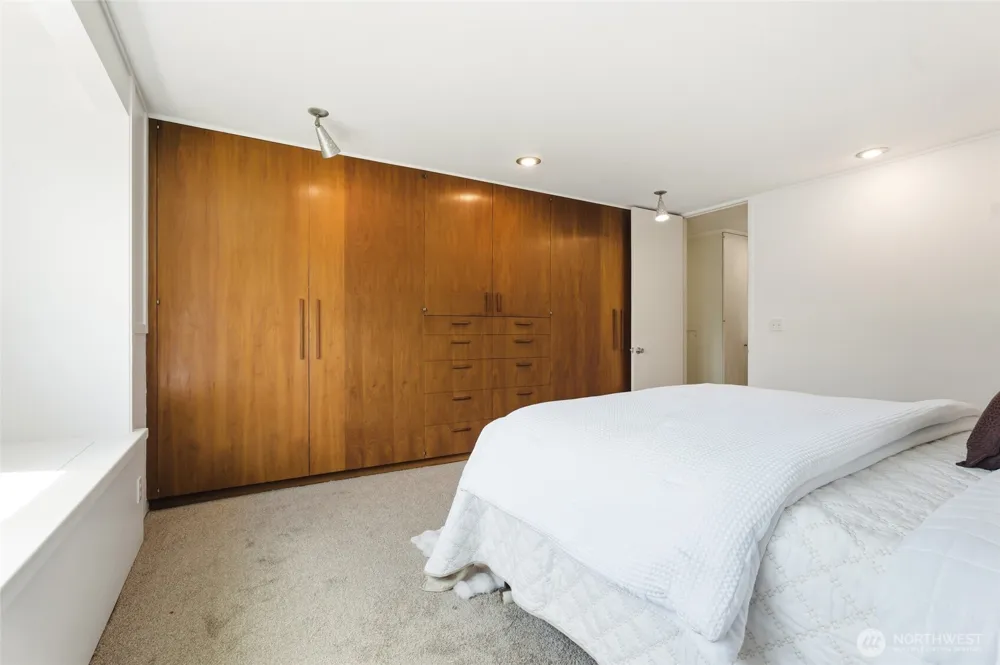 2406 Emerald Drive Milton, WA 98354