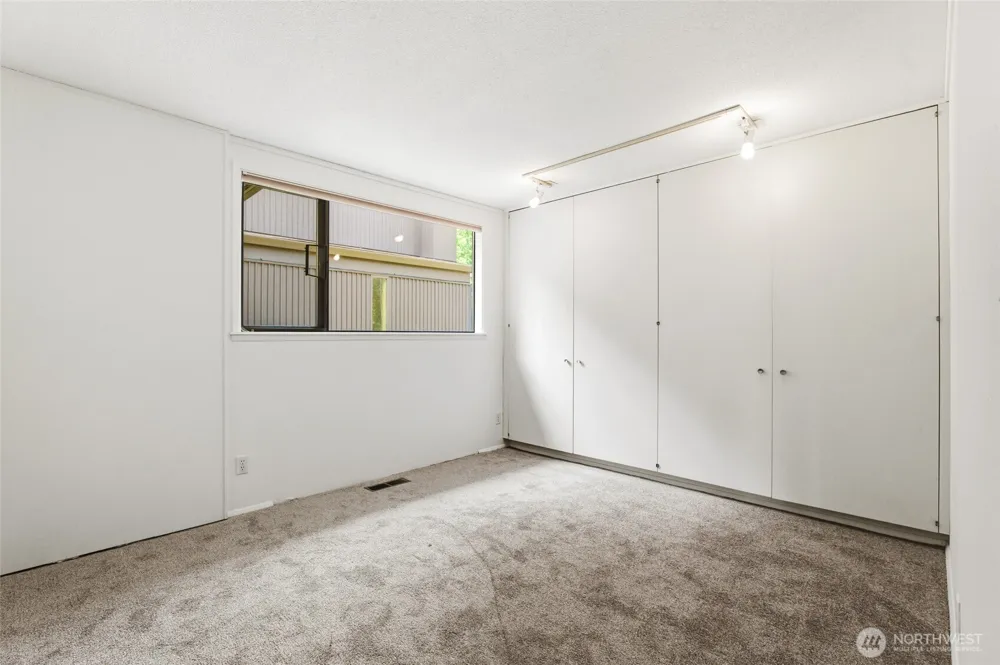 2406 Emerald Drive Milton, WA 98354