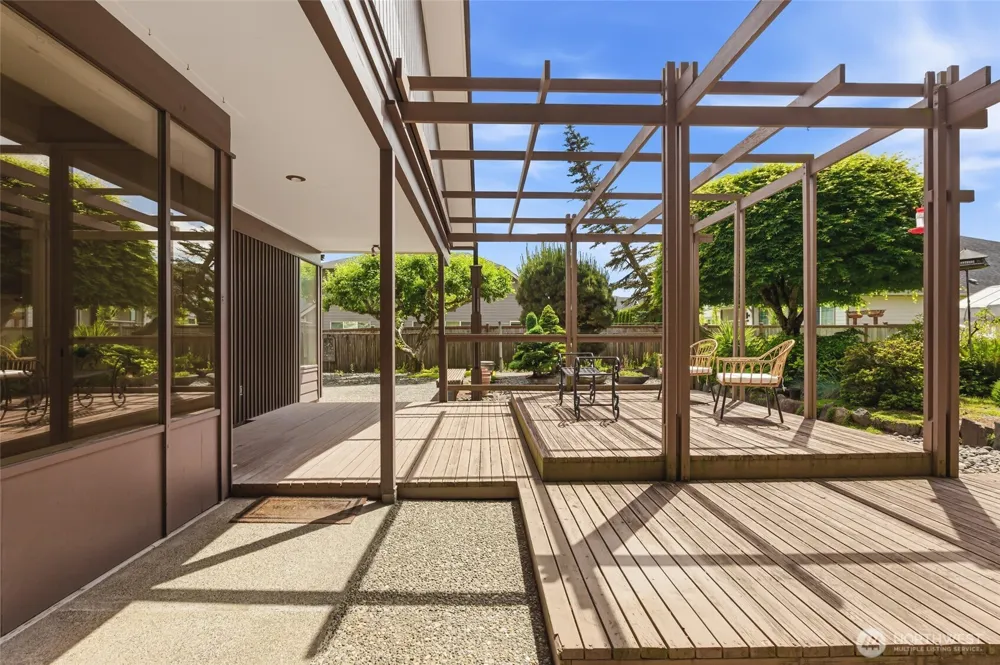 2406 Emerald Drive Milton, WA 98354