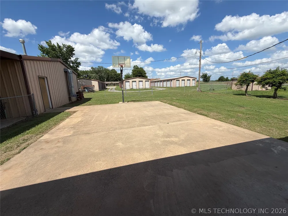 507 E Tonner Calera, OK 74730