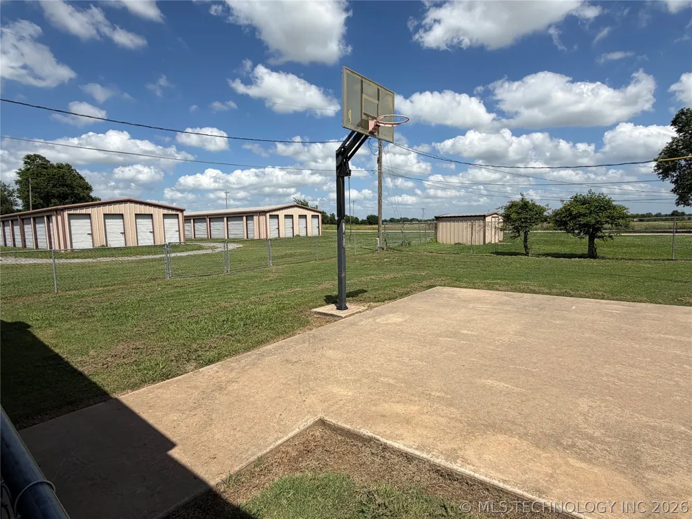 507 E Tonner Calera, OK 74730