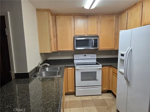 2275 Del Mar Way #106