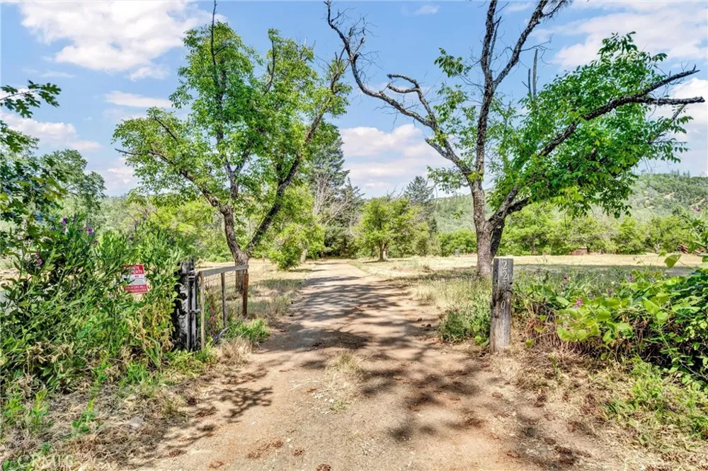 22550 Shady Grove Road Middletown, CA 95461