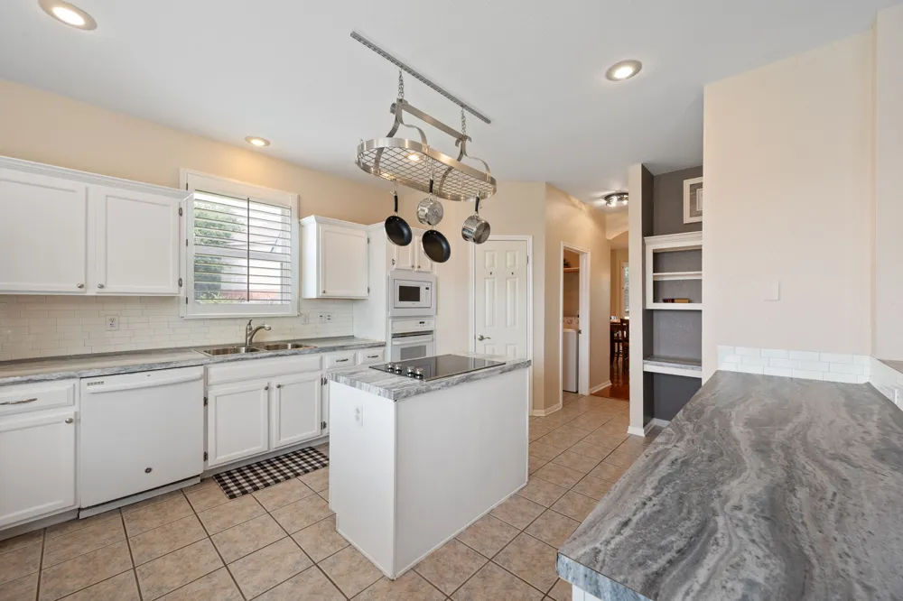 706 Sage Court Pflugerville, TX 78660