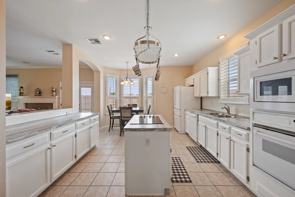 706 Sage Court Pflugerville, TX 78660