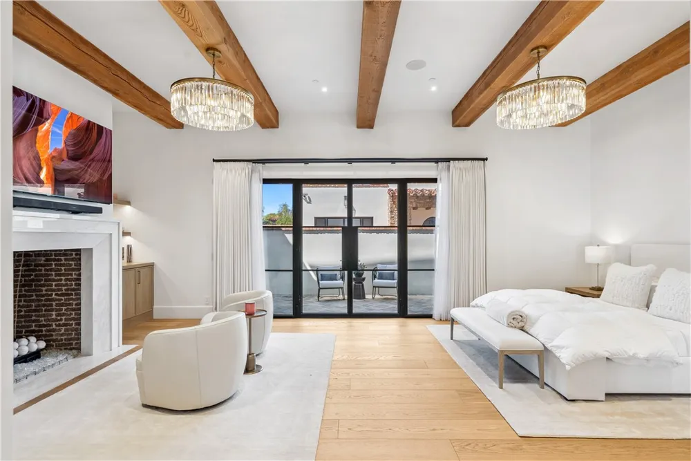 15931 Via De Santa Fe Rancho Santa Fe, CA 92067