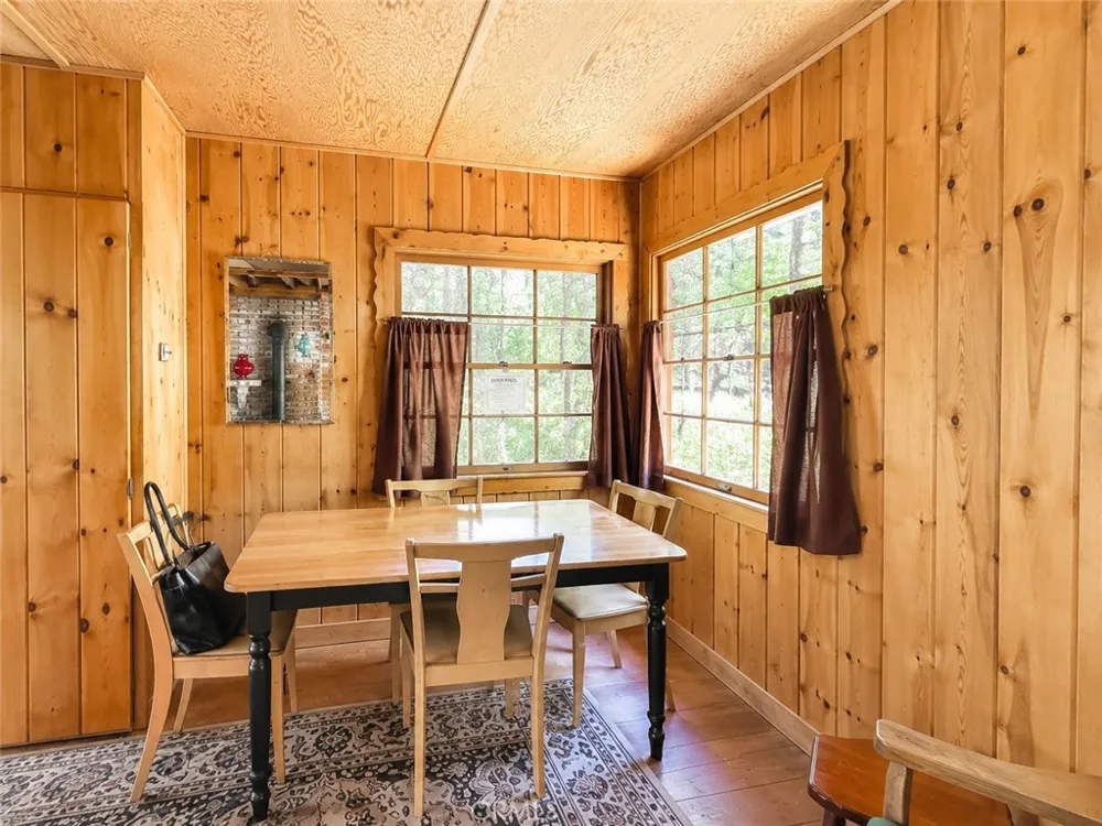 52915 Forest Route 4s02 Idyllwild, CA 92549