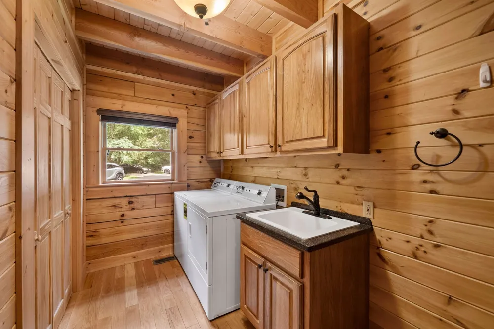 2465 Browns Mill Rd Lascassas, TN 37085