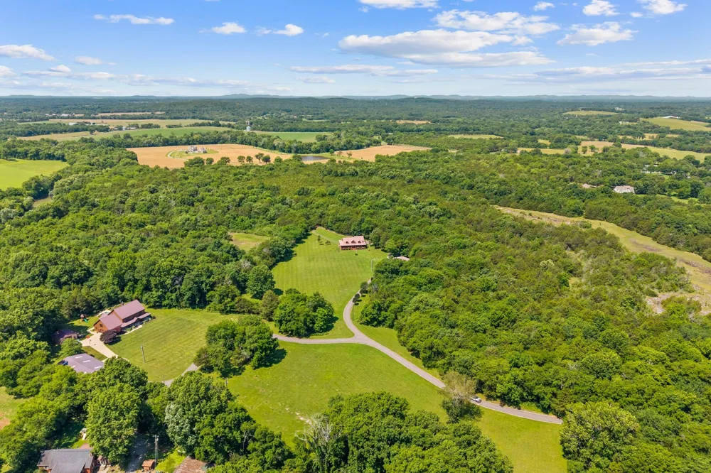 2465 Browns Mill Rd Lascassas, TN 37085