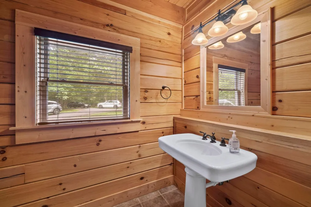 2465 Browns Mill Rd Lascassas, TN 37085