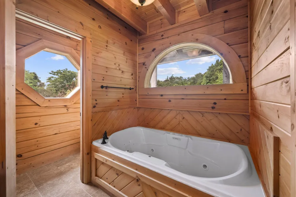 2465 Browns Mill Rd Lascassas, TN 37085