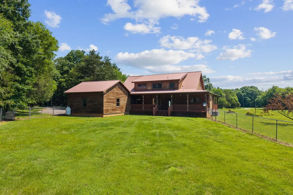 2465 Browns Mill Rd Lascassas, TN 37085