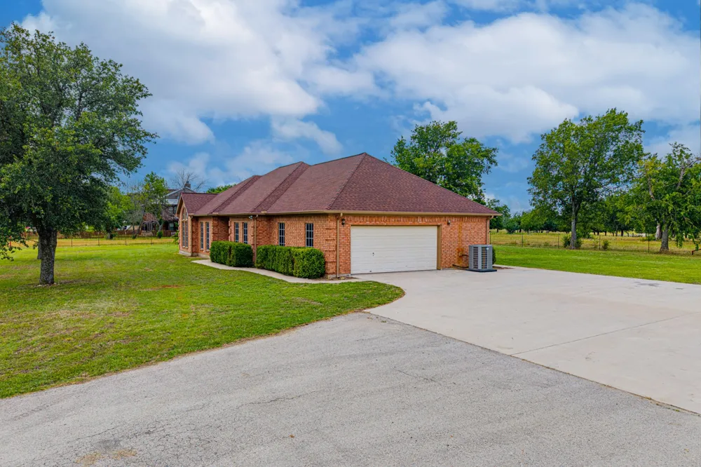 483 Christy Kay Lane Rhome, TX 76078